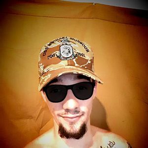 Meet your Posher, Adam